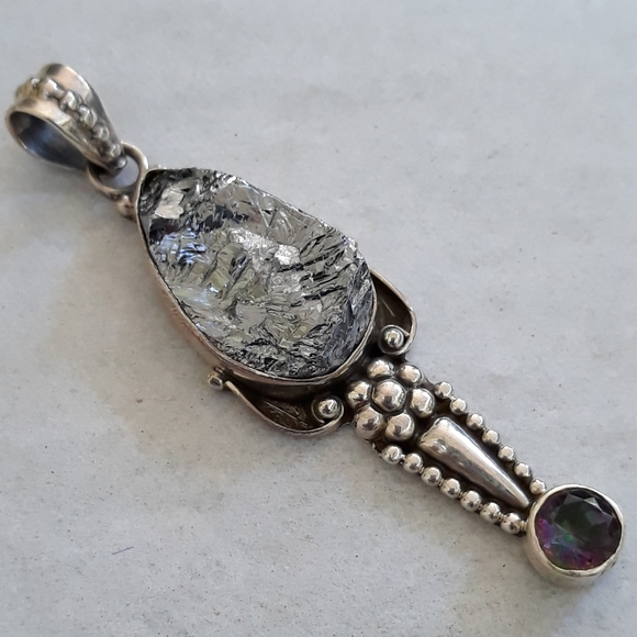 Silicon Crystal & Rainbow Topaz Silver Pendant - Picture 3 of 4